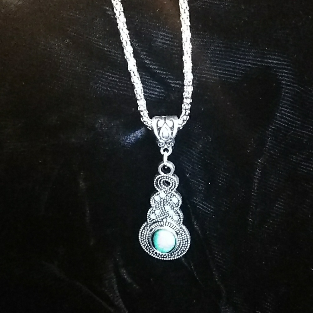 Turquoise stone bracelet